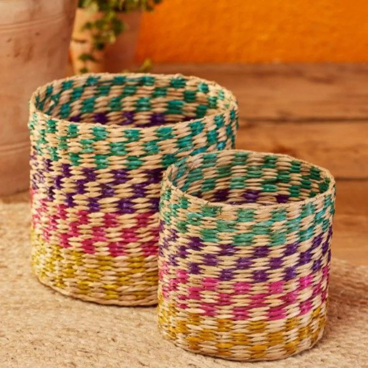 Paniers tissés à la main en jonc de mer à carreaux